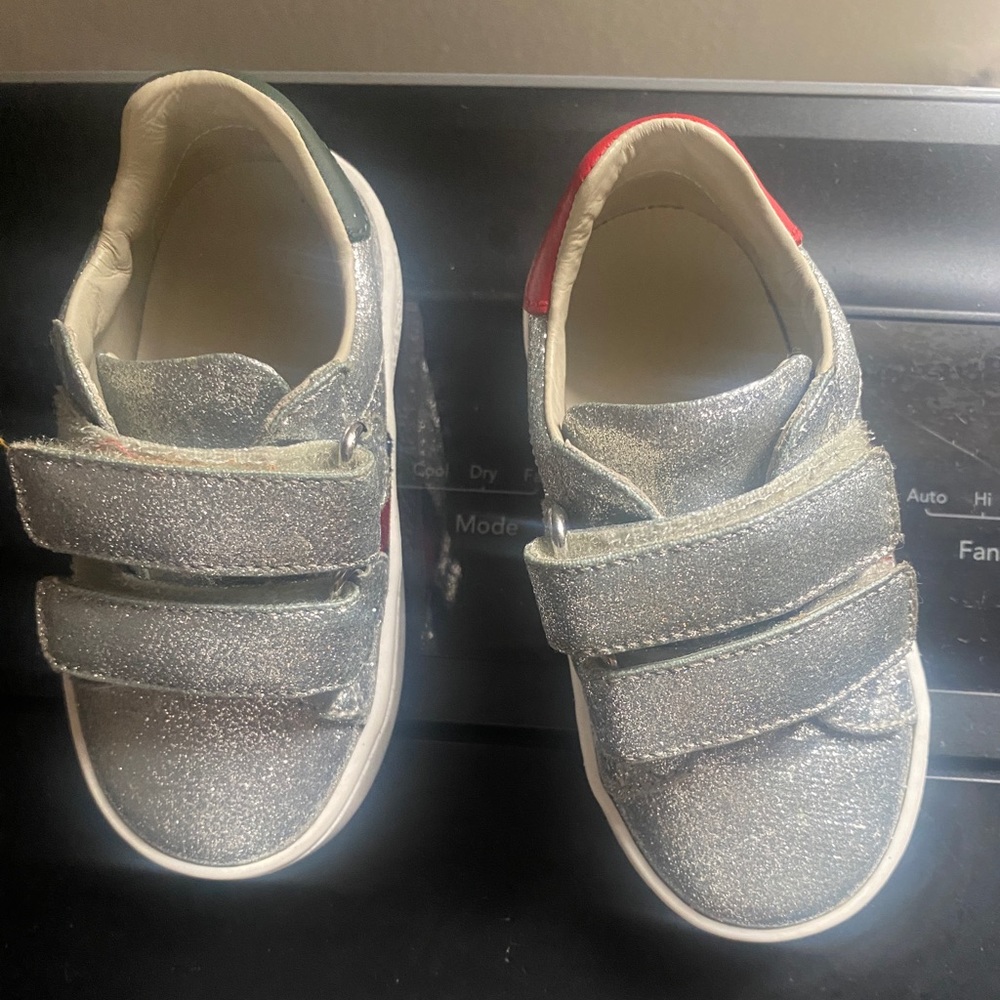Beautiful Gucci girl sneakers fit toddler 12-18 month Gucci size 20